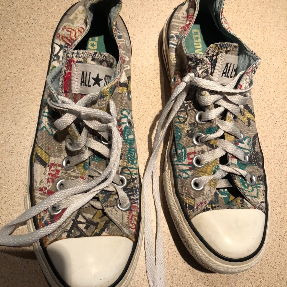 Converse All Stars Chuck Taylor Low Top Sneakers